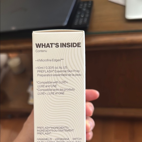 Dermaflash Luxe+ Essentials Kit NWT - Picture 3 of 4